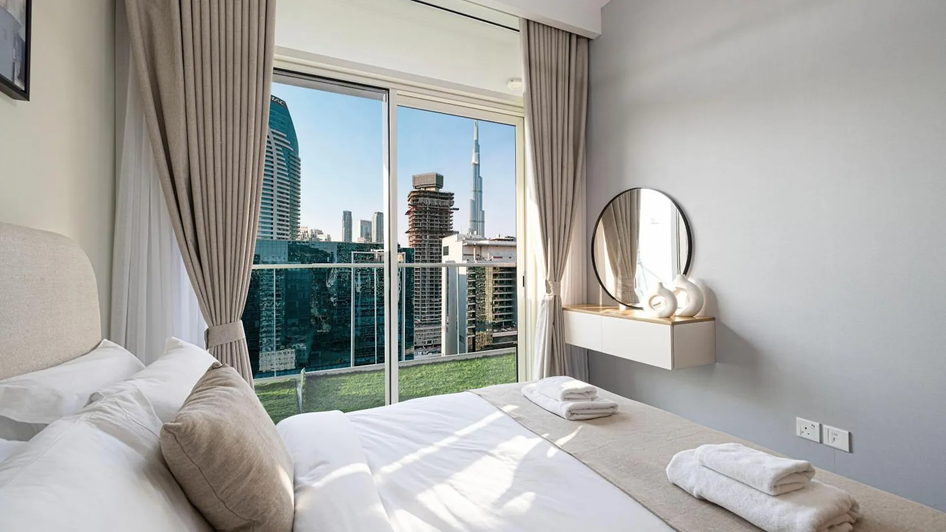 Exclusive 1-Bedroom Apartment With Breathtaking Burj Khalifa Views In The Heart Of Dubai United Arab Emirates