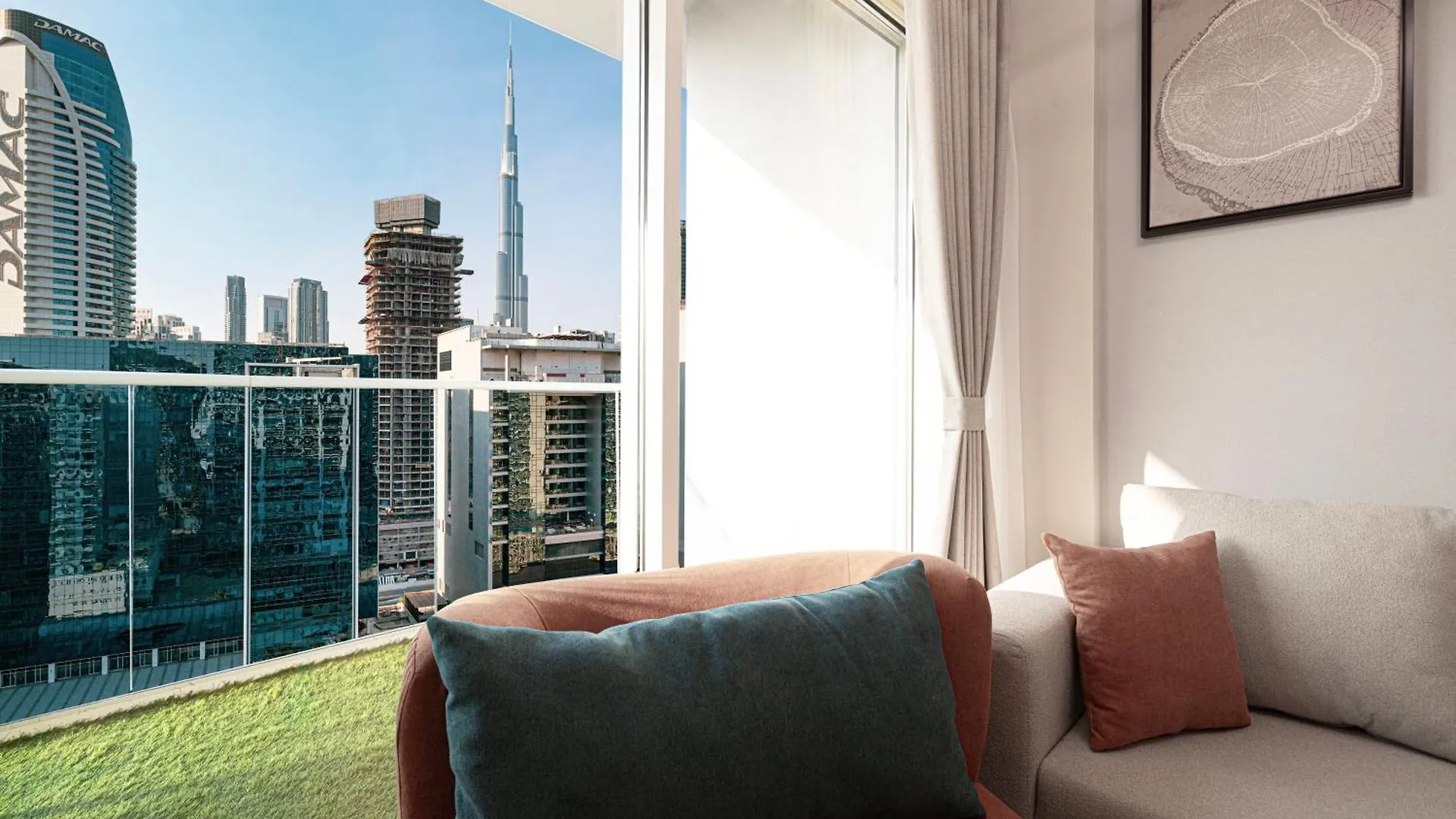 Exclusive 1-Bedroom Apartment With Breathtaking Burj Khalifa Views In The Heart Of Dubaj